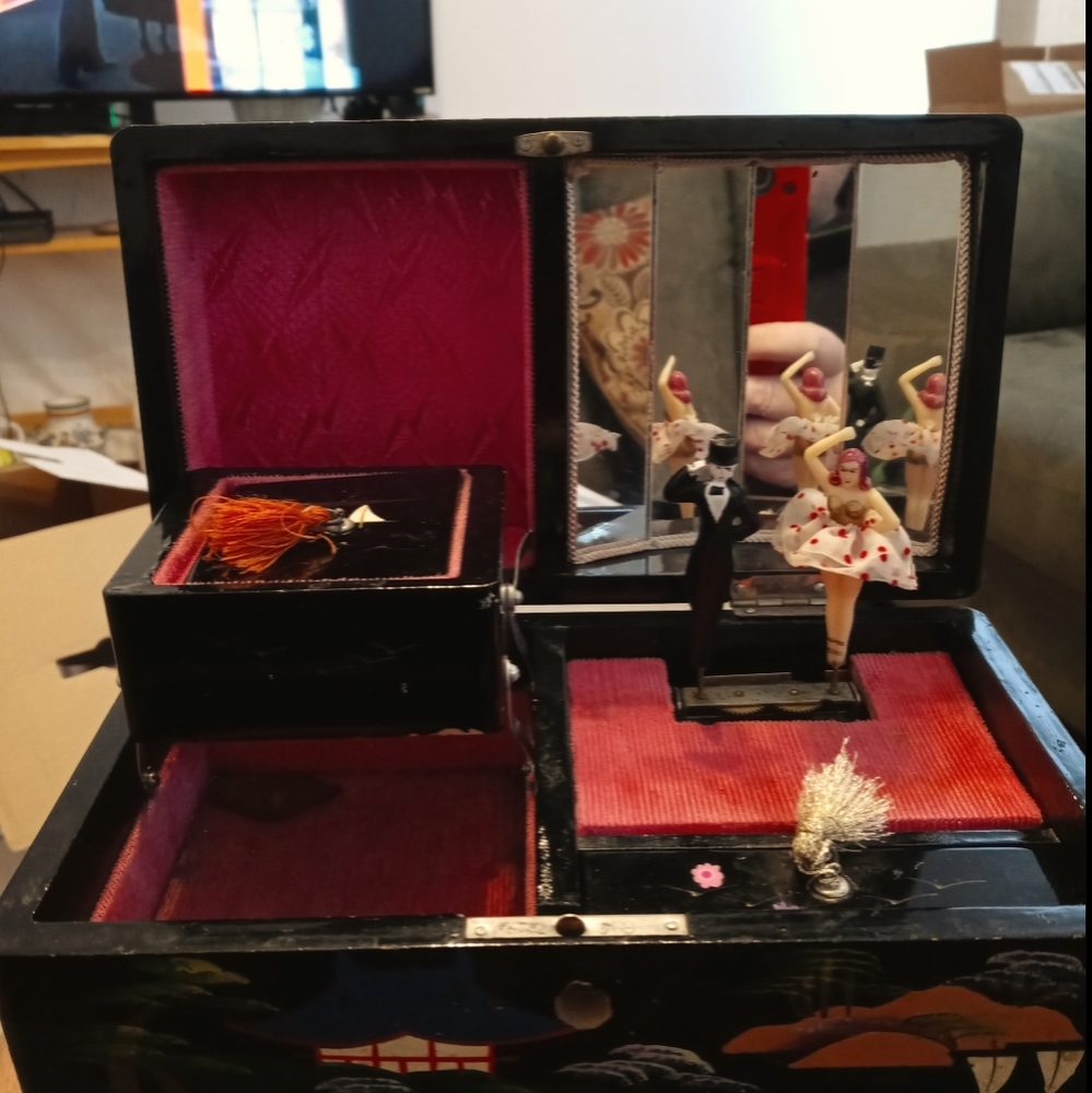 Jewelry/trinket box.